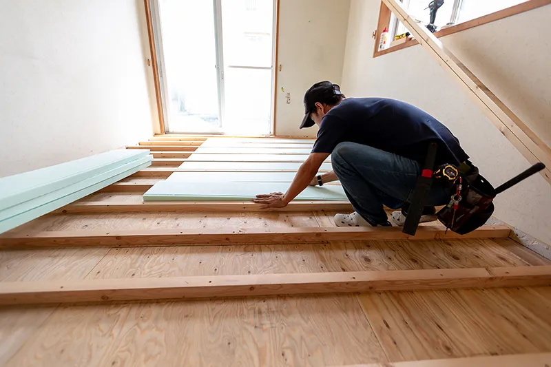 温水式電気床暖房